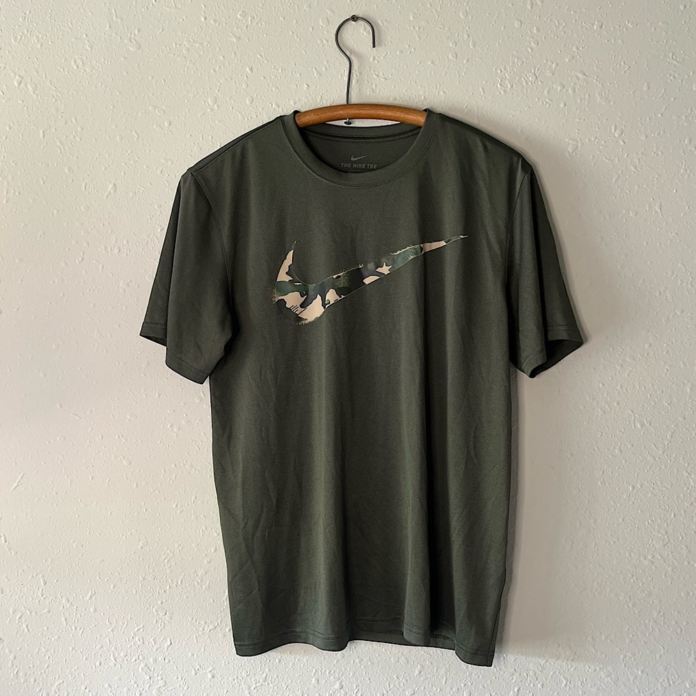 Nike Dri-Fit Crew Neck Shirt